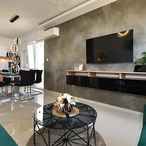  Apartman Nella With Sea Wiew
